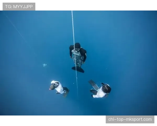 顶级潜水员的平静:他是如何通过肺部呼吸控制下潜深度的